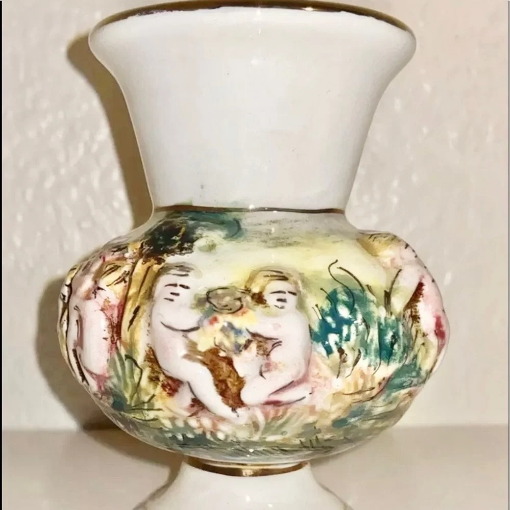 Vintage R. Capodimonte M.A.S. Porcelain Vase‎ ~ Italy 4” Excellent Condition
